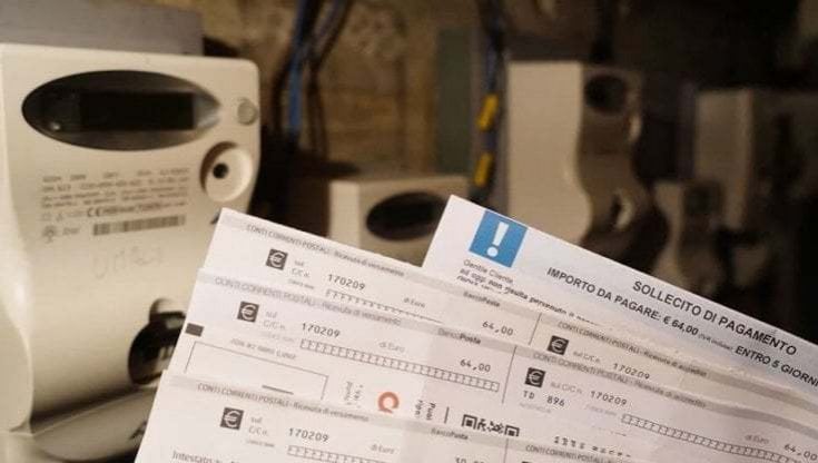 Bollette, l'Antitrust contro le modifiche unilaterali alle bollette: provvedimenti contro 4 società