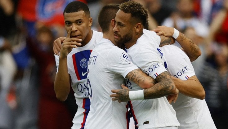 Il Psg si affida ai fuoriclasse: 4-3 al Troyes