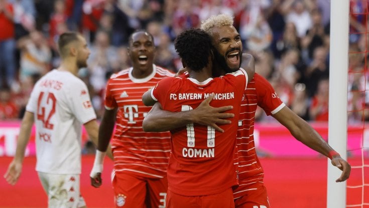 Choupo-Moting esulta dopo il suo gol