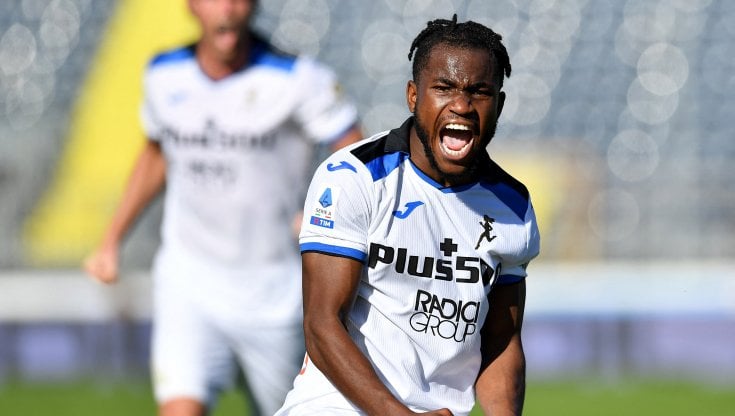 Lookman esulta dopo il gol