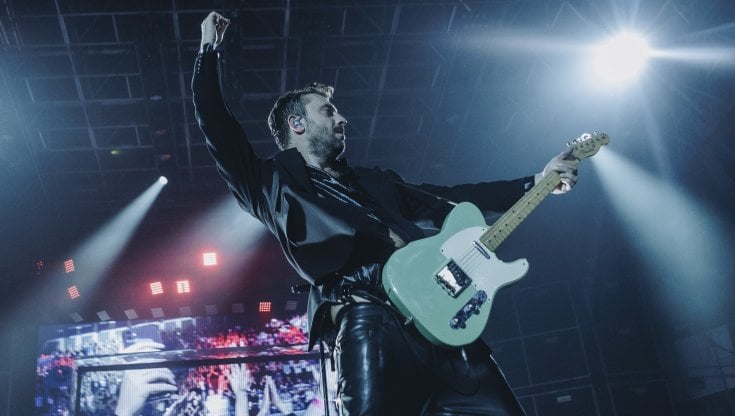 Cesare Cremonini, i live nei palazzetti: "I miei concerti felliniani, tra sogno e teatro"