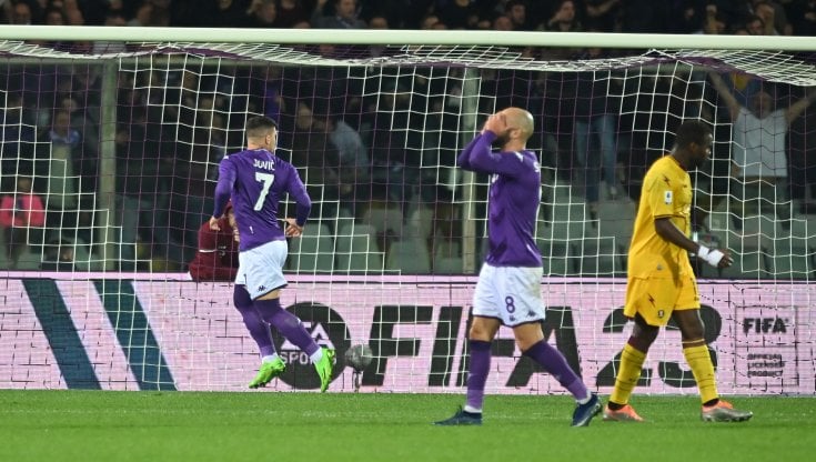 Jovic esulta dopo il gol