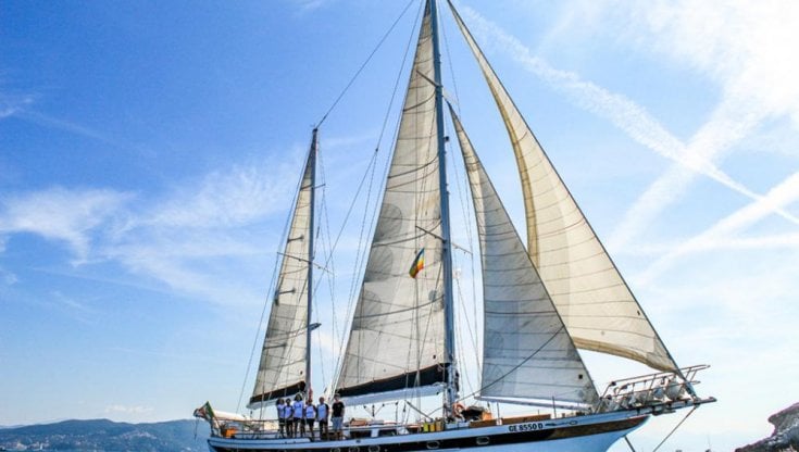 Scuola, 85 giorni di navicazione nel mar Tirreno: la vela come strumento educativo anche per i ragazzi dell’area penale