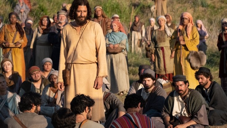 Sopra, Jonathan Roumie che interpreta&nbsp;Joshua in The Chosen.&nbsp;