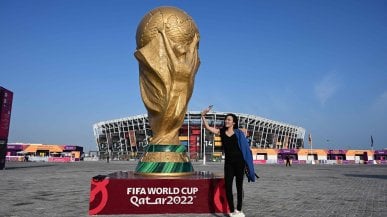Mondiali Qatar, eppur si gioca: la Coppa per ora &egrave; un caso politico | <a href="https://puntoitalia.online/sport/calcio/esteri/2022/11/19/news/infantino_fifa_mondiale_qatar_gay_arabo_lavoratore-375191992/" class="Articolo"><strong>Infantino</strong>: "Mi sento gay, arabo, lavoratore migrante, disabile"</a>
