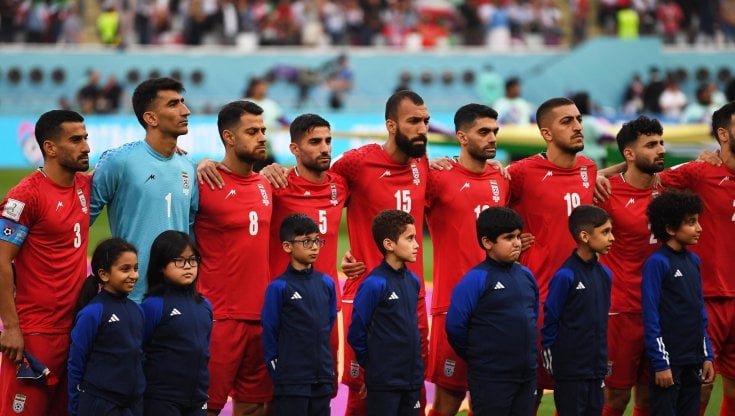 I giocatori dell'Iran durante l'inno