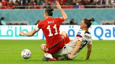 Bale replica al figlio d'arte Weah: Usa-Galles finisce 1-1 | <a href="https://puntoitalia.online/dossier/sport/mondiali-di-calcio-qatar/2022/11/21/news/weah_nel_nome_del_padre_il_figlio_di_george_tim_segna_per_gli_usa-375551133/" class="Articolo"><strong>Tim, un gol</strong> nel nome del padre</a> | <a href="https://puntoitalia.online/sport/calcio/esteri/2022/11/21/news/usa_sua_sovrimpressione_galles-375538200/" class="Articolo">E per la <strong>Rai la partita diventa Sua-Gal</strong></a><strong> </strong>