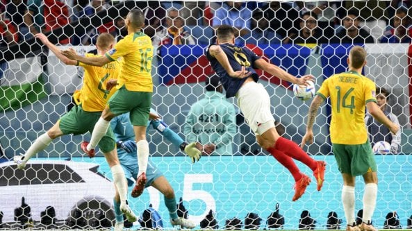 La Francia si spaventa, poi domina: Rabiot, Giroud (doppietta e record) e Mbapp&eacute; firmano il 4-1 all'Australia | <a href="https://puntoitalia.online/sport/calcio/2022/11/23/news/mondiali_di_calcio_francia_intervista_rabiot-375872219/" class="Articolo">Rabiot:<strong> "Il contratto? Con la Juve o altrove..."</strong></a><strong> </strong>