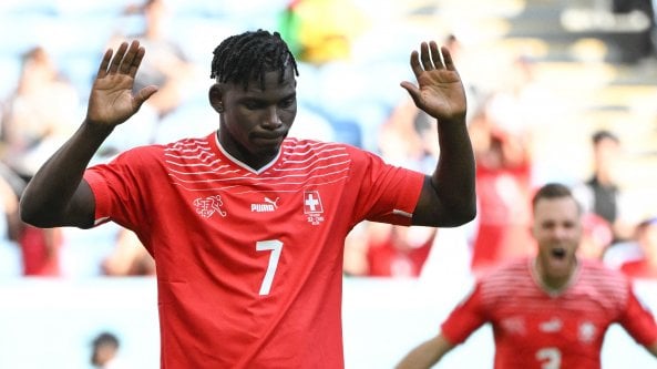 Mamma Africa, scusa se ti faccio gol: Embolo e le vite sotto due bandiere dei giocatori ai Mondiali | <a href="https://puntoitalia.online/sport/calcio/2022/11/24/news/svizzera_camerun_risultato_mondiali-375950855/" class="Articolo"><strong>Svizzera-Camerun 1-0</strong></a>