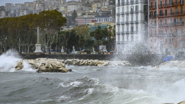 Previsioni meteo: ciclone mediterraneo nel weekend, nubifragi e venti di tempesta al Sud