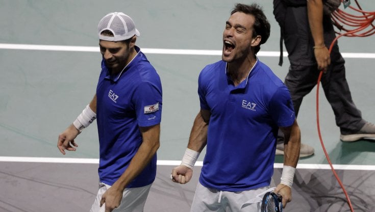 Bolelli e Fognini esultano dopo la vittoria contro gli Stati Uniti