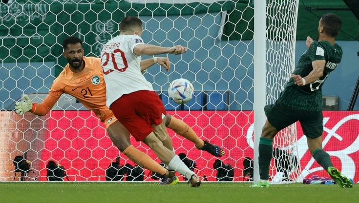 Zielinski segna il gol del vantaggio della Polonia