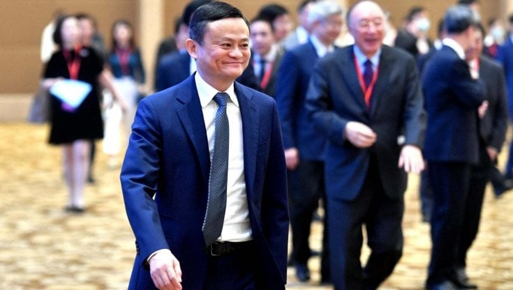 Il miliardario cinese Jack Ma "esule" in Giappone. Nuovi scontri a Canton