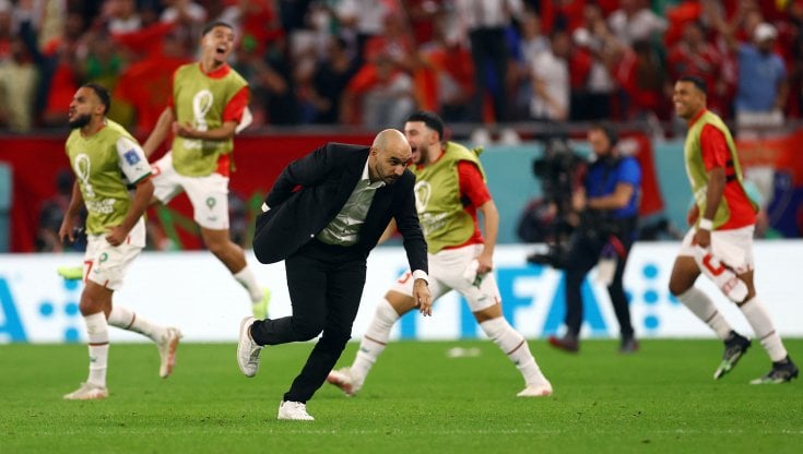 Il ct del Marocco Regragui festeggia al termine della partita con il Belgio