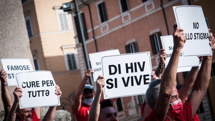 Un recente flash mob&nbsp;a Roma per i 40 anni di lotta contro il virus dell&rsquo;Hiv (Andrea Ronchini / Nurphoto via Getty Images)