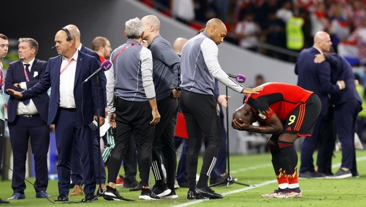 Thierry Henry consola Romelu Lukaku