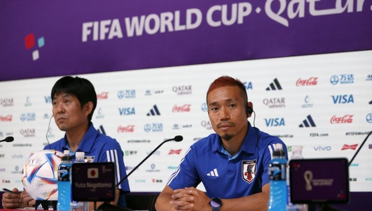 Hajime Moriyasu, ct del Giappone, in conferenza stampa con Yuto Nagatomo