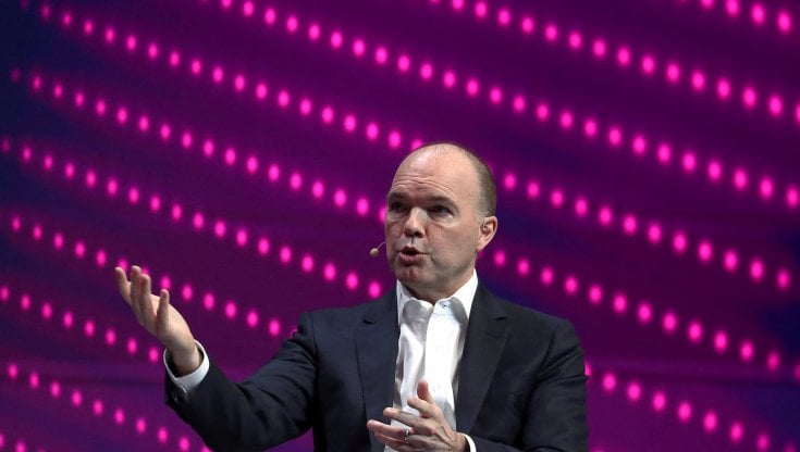 Cambio al vertice di Vodafone, tocca all’italiana Della Valle sistemare i conti del gruppo