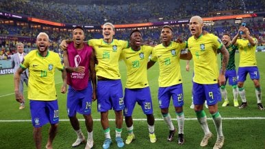 Neymar non &egrave; solo, &egrave; il Brasile dei giovani fenomeni | <a href="https://puntoitalia.online/sport/calcio/2022/12/05/news/mondiali_qatar_brasile_corea_del_sud_risultato-377659708/" class="Articolo">Il 4-1 alla  Corea del Sud e l'omaggio a O Rei Pel&eacute;</a> | <a href="https://puntoitalia.online/sport/calcio/2022/12/05/news/neymar_brasile_corea_mondiali_qatar-377666443/" class="Articolo">Sele&ccedil;ao oltre lo Squid Game</a><strong><br /></strong>