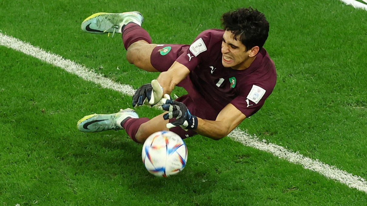 Spagna  eliminata, il Marocco vince ai rigori (senza reti dopo 120'). <strong>Bounou</strong> ne para due, decisivo il tiro di  Hakimi | <a href="https://puntoitalia.online/sport/calcio/2022/12/06/news/bounou_chi_e_portiere_marocco_rigori_spagna-377797854/?ref=RHLF-BG-I377766596-P3-S2-T1">Chi &egrave; il portiere eroe per una notte</a> | <a href="https://puntoitalia.online/sport/calcio/2022/12/06/news/marocco_vittoria_re_telefonata_regragui-377817572/" fck_savedurl=""><strong>Il ct Regragui:</strong> "Mi ha telefonato pure il re"</a><a href="https://puntoitalia.online/dossier/sport/mondiali-di-calcio-qatar" fck_savedurl=""></a>