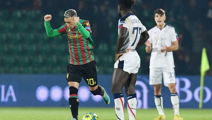 L'esultanza di Falletti dopo il gol (foto Ternana Official)