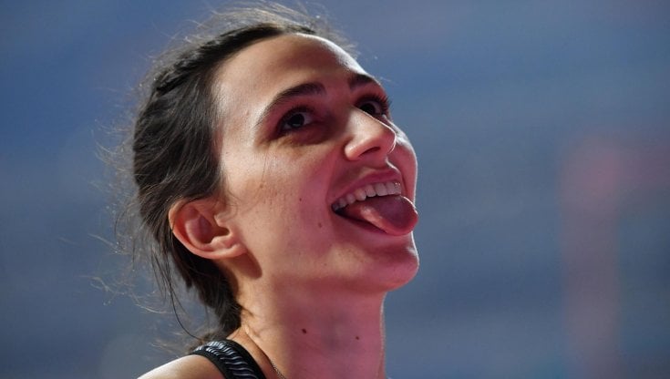 Mariya Lasitskene, medaglia d'oro nel salto in alto a Tokyo, esclusa dopo l'invasione russa