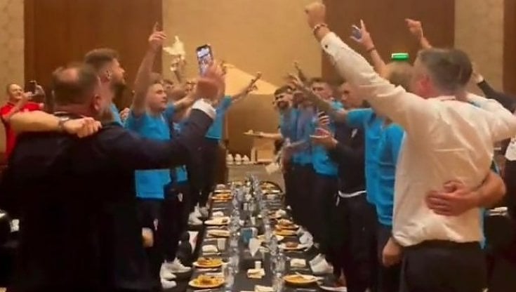 La Croazia festeggia con le canzoni del neonazista Thompson: un brano celebra i campi di concentramento