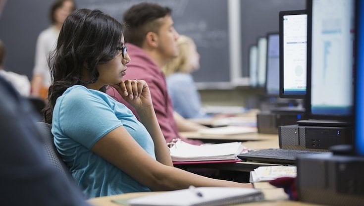 Manovra, pensioni minime a 590 euro per gli over 75. Via il Reddito a chi non torna a scuola