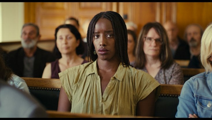 Kayije Kagame in una scena di Saint-Omer della regista Alice Diop