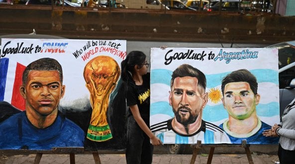 Totti: "Mbapp&eacute; o Messi? Giocherei anche in nove pur di averli insieme in squadra"