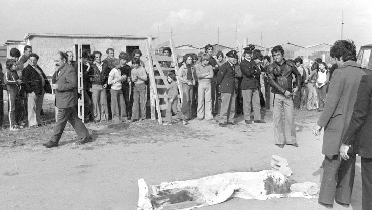 Il corpo di Pasolini all'Idroscalo di Ostia il 3 novembre 1975