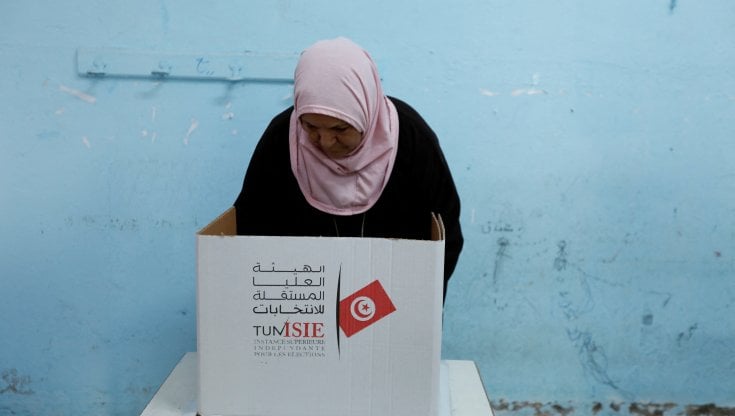 Tunisia oggi al voto dopo la svolta autoritaria di Saied: tra crisi economica e disillusione