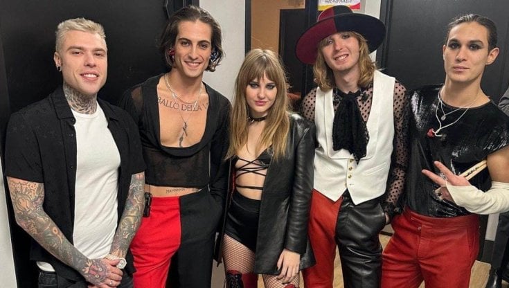 Fedez sul palco con i Maneskin: l'ospite a sorpresa sul palco di Las Vegas
