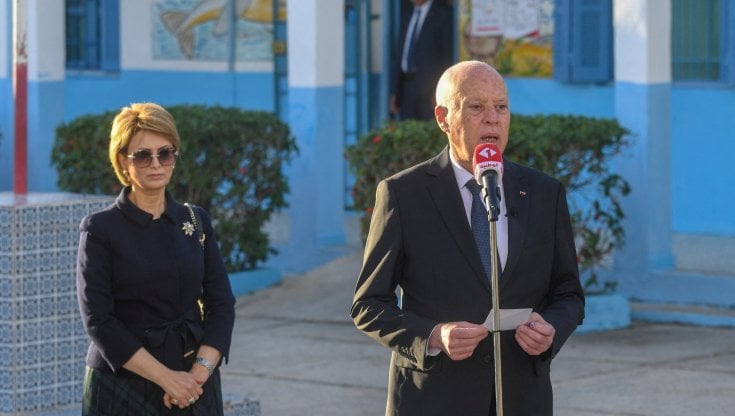 Tunisia, gli elettori boicottano le urne, al voto meno del 9%: L'opposizione chiede le dimissioni di Saied