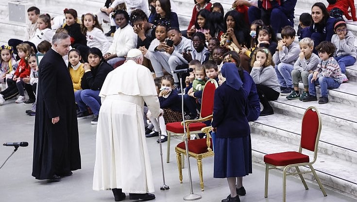 Nelson Castro: "Papa Francesco è un paziente testardo, con il ginocchio è in ripresa”