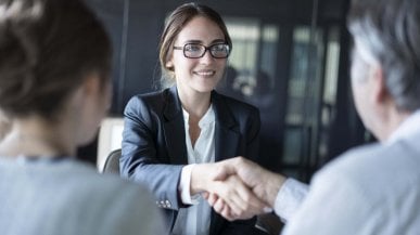 Clienti: in che modo le banche possono conquistarli 