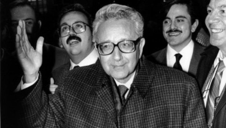 Rauti l’impresentabile, chi è l’anima eversiva del neofascismo italiano
