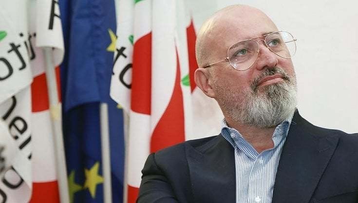 Caso Msi, intervengono anche Calenda e Bonaccini. Il governatore: “Cara Rauti, ricordati della differenza tra democrazia e fascismo”