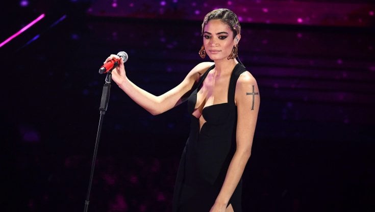 Elodie attesa sul palco del Circo Massimo nella sua Roma