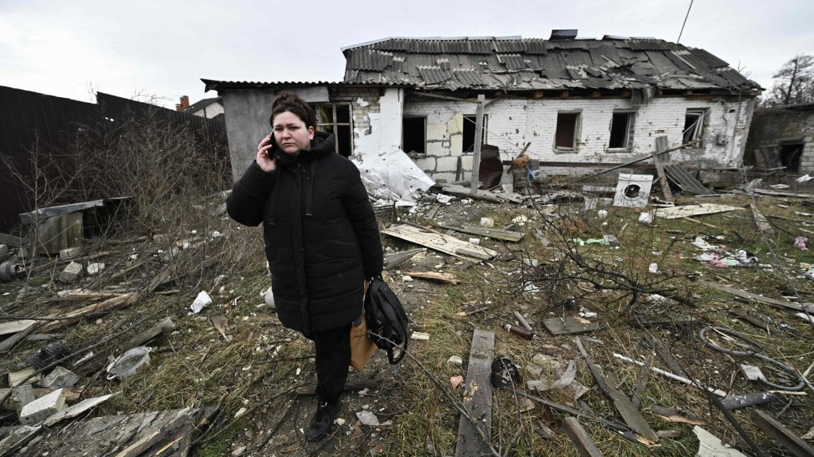 Periferia di Kiev dopo la caduta di un missile russo