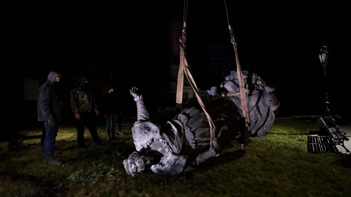 La rimozione della statua di Caterina la Grande a Odessa