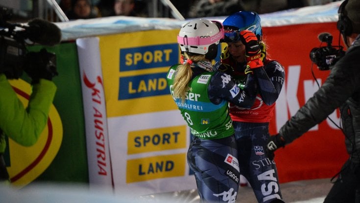 L'abbraccio tra Shiffrin e Moltzan