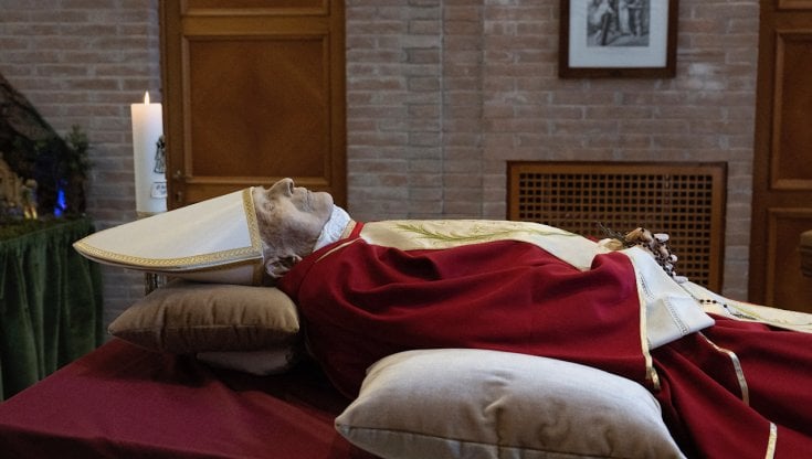 Il corpo di papa RatzingerCopyright: Vatican Media