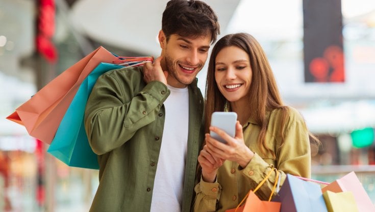 Tra digitale e negozio, l'esperienza di shopping è sempre più phygital