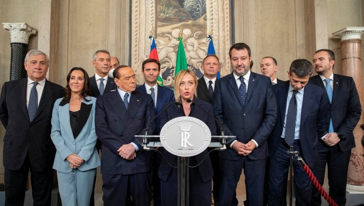 La leader di Fdi Giorgia Meloni con i suoi alleati