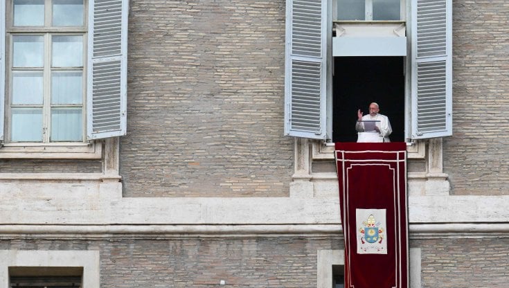 Papa Francesco: "Il chiacchiericcio è un'arma letale"
