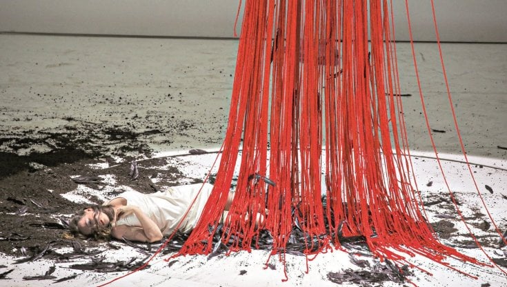 Un'immagine della "Salome" di Michieletto nell'allestimento del 2020