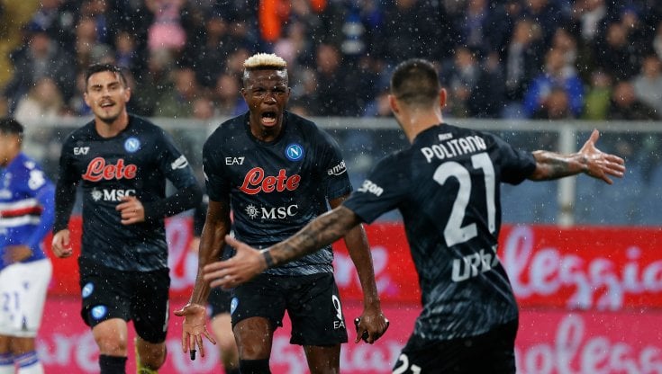 Osimhen esulta dopo il gol alla Sampdoria