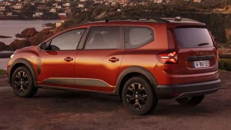 Dacia, la Jogger Hybrid 140 è ordinabile da oggi 