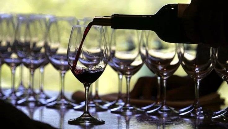 Via libera Ue all'Irlanda: “L’alcol fa male”. Etichette del vino come le sigarette